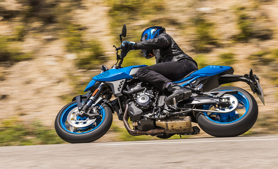 GSX-8S (12).jpg?v=1744726470
